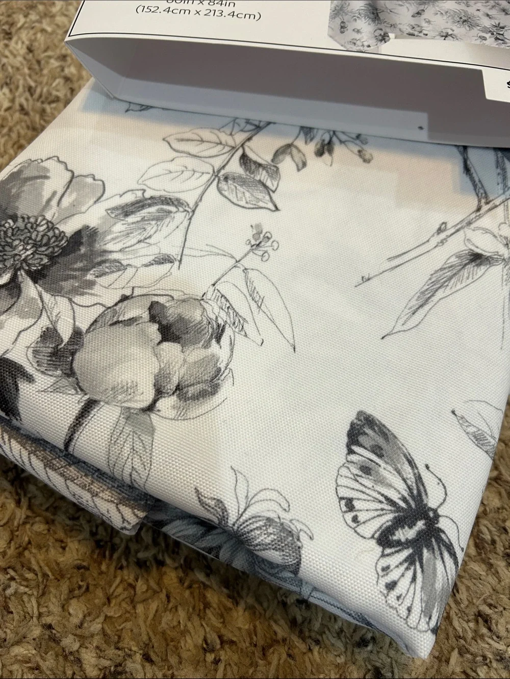 Spill-Proof Floral Oblong Tablecloth - Black & White